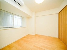 【東京都/新宿区北町】シャリエ神楽坂 洋室