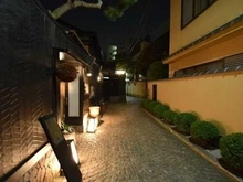 【東京都/新宿区新小川町】アトラス江戸川アパートメント 兵庫横丁（現地より約650m）