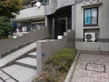 【東京都/新宿区市谷山伏町】イトーピア市ヶ谷山伏町 エントランス