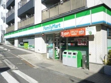 【東京都/新宿区市谷山伏町】イトーピア市ヶ谷山伏町 ファミリーマート牛込柳町駅前店（現地より約260m）