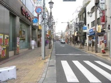 【東京都/新宿区南町】牛込南町クイーンヒルズ 神楽坂商店街（現地より約530m）