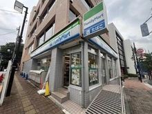 【東京都/新宿区筑土八幡町】ブランズ神楽坂 ファミリーマート神楽坂上店（現地より約460m）