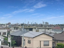 【東京都/練馬区東大泉】ファインスクェア大泉学園 眺望：バルコニーから（ズームあり)