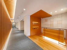 【東京都/新宿区筑土八幡町】サンウッド神楽坂 共用部：ホテルライクな内廊下設計です