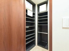 【東京都/千代田区一番町】Brillia一番町 下足入れ