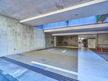 【東京都/新宿区北新宿】It’s東京フォーサイトスクエア 敷地内