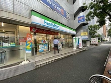 【東京都/新宿区山吹町】グリーンキャピタル神楽坂 ファミリーマート関口一丁目店（現地より約220m）