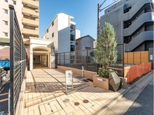 【東京都/新宿区新小川町】グランスイート　ラ・ヴィル エントランス