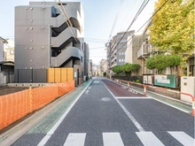 【東京都/新宿区新小川町】グランスイート　ラ・ヴィル 前面道路