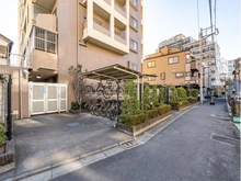 【東京都/新宿区新小川町】グランスイート　ラ・ヴィル 駐輪場