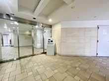 【東京都/新宿区新小川町】グランスイート　ラ・ヴィル エントランス