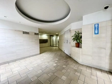 【東京都/新宿区新小川町】グランスイート　ラ・ヴィル エントランス