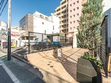 【東京都/新宿区新小川町】グランスイート　ラ・ヴィル エントランス