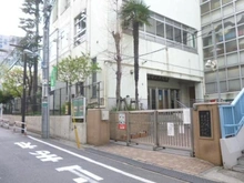 【東京都/新宿区新小川町】グランスイート　ラ・ヴィル  津久戸小学校（現地より約550m）