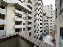 【東京都/新宿区新小川町】アトラス江戸川アパートメント バルコニー：西向き