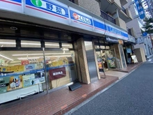 【東京都/文京区関口】プラウド文京関口  ローソン新宿山吹町店（現地より約75m）