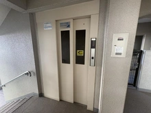 【大阪府/池田市八王寺】アルビス池田第弐〇参号棟 共用部：エレベーター