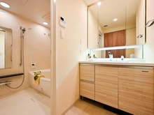 【大阪府/大阪市福島区鷺洲】リバーガーデン福島木漏れ日の丘 C棟 洗面室