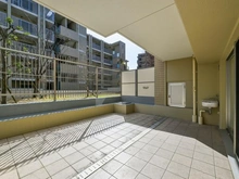 【大阪府/豊中市東豊中町】ザ・レジデンス豊中 B棟 テラス：南東向きで日当たりが良いです