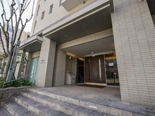 【大阪府/豊中市東豊中町】ザ・レジデンス豊中 B棟 エントランス：B棟