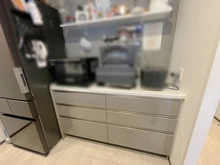 【兵庫県/神戸市灘区神ノ木通】ワコーレ六甲道シーズンアベニュー キッチン：食器棚(分譲時オプション）