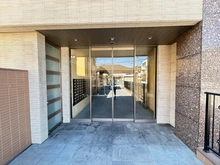 【兵庫県/宝塚市川面】グラン・ブルー宝塚II エントランス