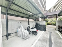 【兵庫県/宝塚市栄町】サークコート宝塚 バイク置場