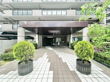 【兵庫県/宝塚市栄町】サークコート宝塚 アプローチ