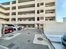 【大阪府/豊中市新千里南町】プラウド千里桃山台 駐車場