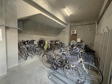 【大阪府/豊中市東泉丘】グランディア緑地公園 駐輪場