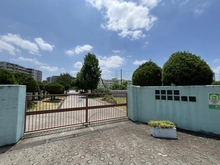 【大阪府/豊中市東泉丘】グランディア緑地公園 豊中市立第十七中学校（現地より約240m）：