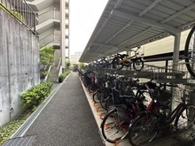 【大阪府/豊中市東泉丘】ウエリス豊中桃山台 駐輪場