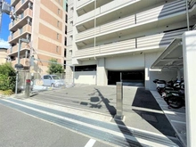 【大阪府/吹田市千里丘上】ディモア吹田千里丘 駐車場