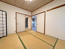 【大阪府/豊中市西泉丘】ハイロイヤル緑地公園パート2 A棟 和室