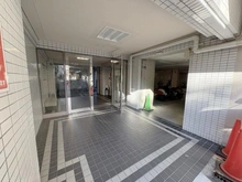 【大阪府/豊中市西泉丘】ハイロイヤル緑地公園パート2 A棟 エントランス