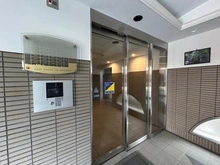【大阪府/豊中市曽根東町】ステイツ豊中曽根東町 エントランス：オートロック付で防犯性に優れています