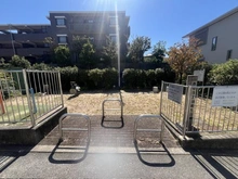 【大阪府/豊中市本町】グランステイツ豊中本町寿楽荘 本町八丁目第1公園（現地より約10m）