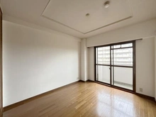 【大阪府/豊中市東泉丘】ジオ緑地公園 一番館 洋室：6.3帖