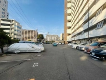 【大阪府/吹田市桃山台】千里桃山台団地 A1棟 駐車場