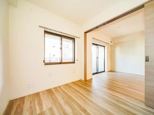 【東京都/清瀬市元町】レーベン清瀬ザ・タワー 洋室：（奥）リビングダイニング