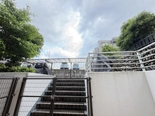 【東京都/練馬区大泉学園町】マイキャッスル大泉学園 眺望：専用庭から