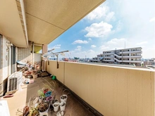 【東京都/練馬区東大泉】ウィズダム大泉学園 バルコニー：家具調度品は価格に含まれません。