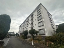 【埼玉県/入間市大字仏子】入間仏子団地 1号棟 外観