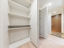 【東京都/墨田区太平】Brilliaタワー東京 収納：廊下部分