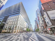 【東京都/中央区銀座】銀座タワー 中央通り（「銀座五丁目」交差点） （現地より約800m）