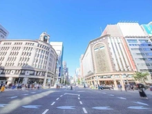 【東京都/中央区銀座】銀座タワー 中央通り（「銀座四丁目」交差点）（現地より約800m）