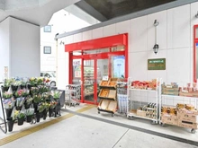 【東京都/荒川区西日暮里】オープンレジデンシア西日暮里ステーションフロント まいばすけっと西日暮里駅東店（現地より約70m）
