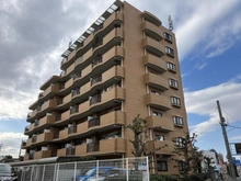 【埼玉県/さいたま市中央区新中里】ダイアパレス与野 外観：タイル張り外観です