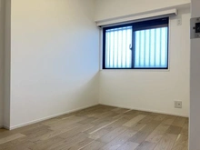 【埼玉県/さいたま市中央区新中里】ダイアパレス与野 洋室：洋室5.3帖：壁紙やフローリングもきれいに張り替え済みです