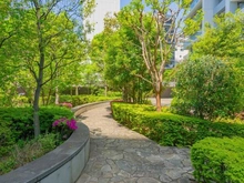 【埼玉県/さいたま市大宮区下町】グランドミッドタワーズ大宮 スカイタワー 敷地内：グランドガーデン